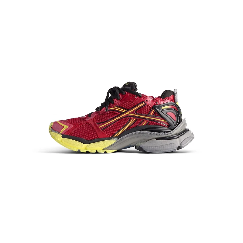 runner sneaker