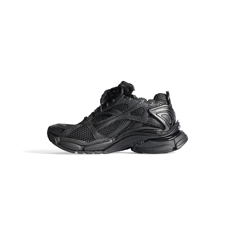 runner sneaker