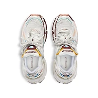 runner sneaker