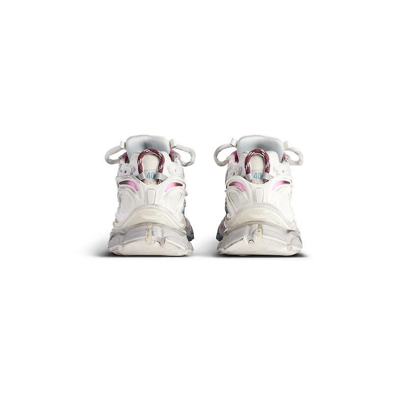 runner gradient sneaker