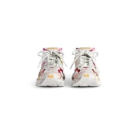runner sneaker