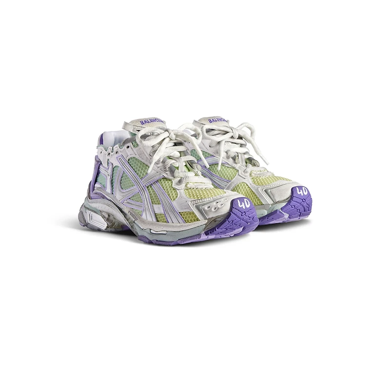 runner gradient sneaker