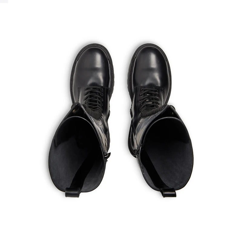 strike boot