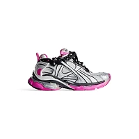 runner sneaker