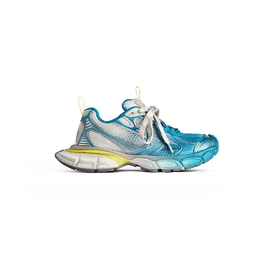 3xl toe spray sneaker