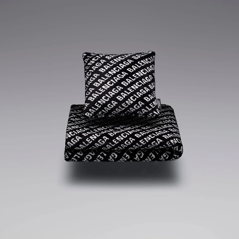 allover logo blanket