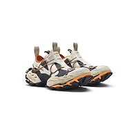hike sneaker