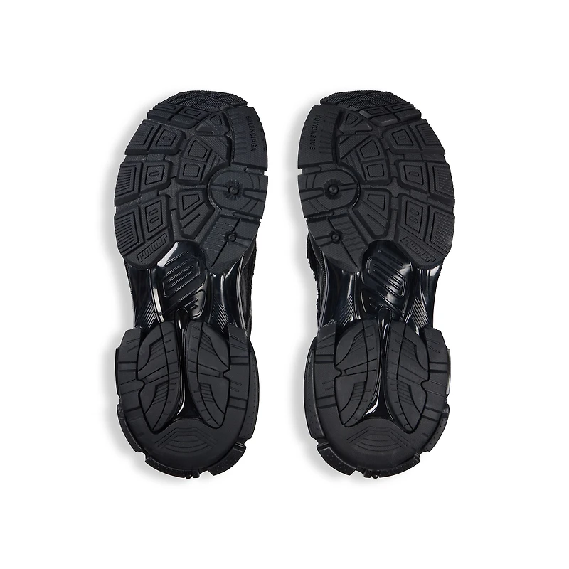 runner sneaker
