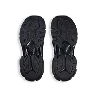 runner sneaker