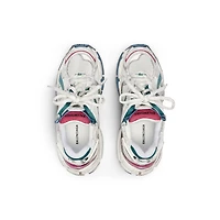 runner sneaker