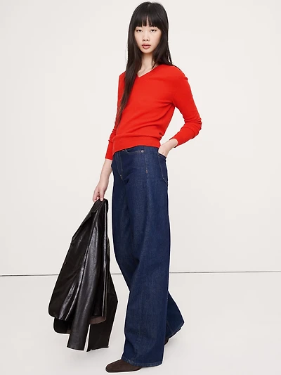 Lightweight Cashmere V-Neck Sweater