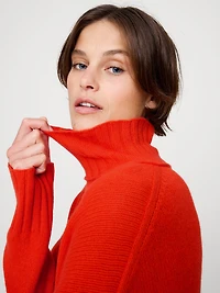 Oversized Cashmere Turtleneck Sweater