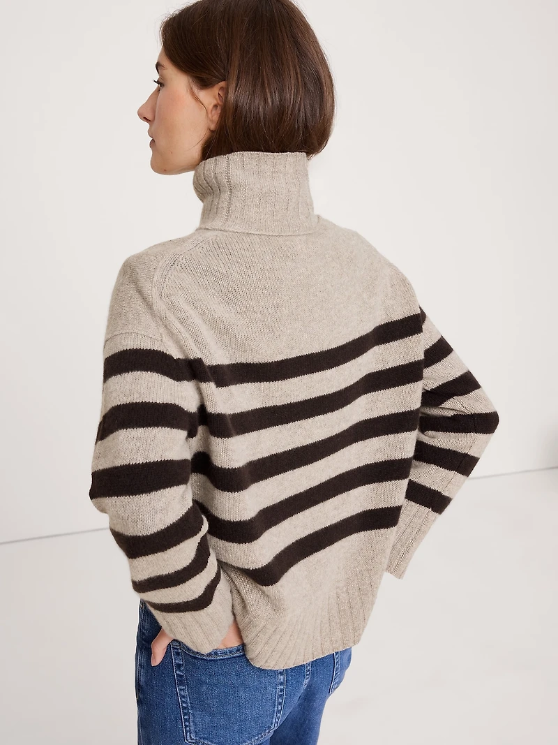 Relaxed Cashmere Turtleneck Sweater