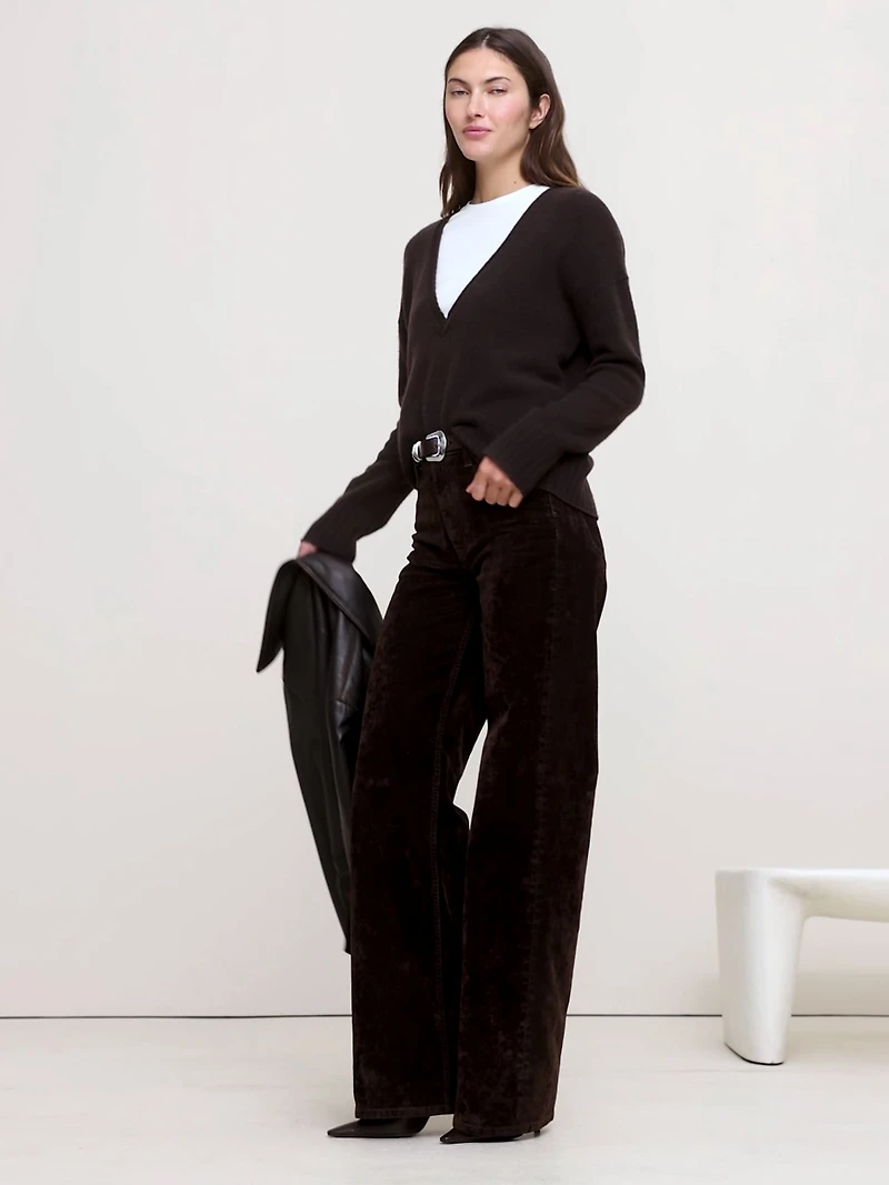 Lightweight Cashmere Low V-Neck Sweater