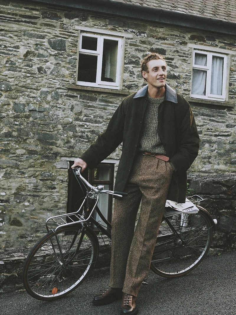 Relaxed Pleated Italian Herringbone Pant