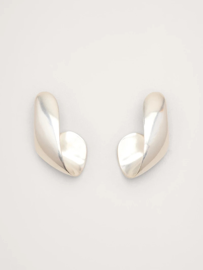 Ribbon Dangle Earring