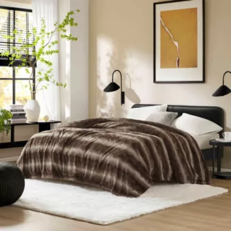 Zuri Faux Fur Blanket