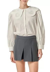 Scallop-embroidered large collar blouse