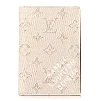 Louis Vuitton Monogram Heritage Passport Cover Off White -FINAL SALE NO RETURNS