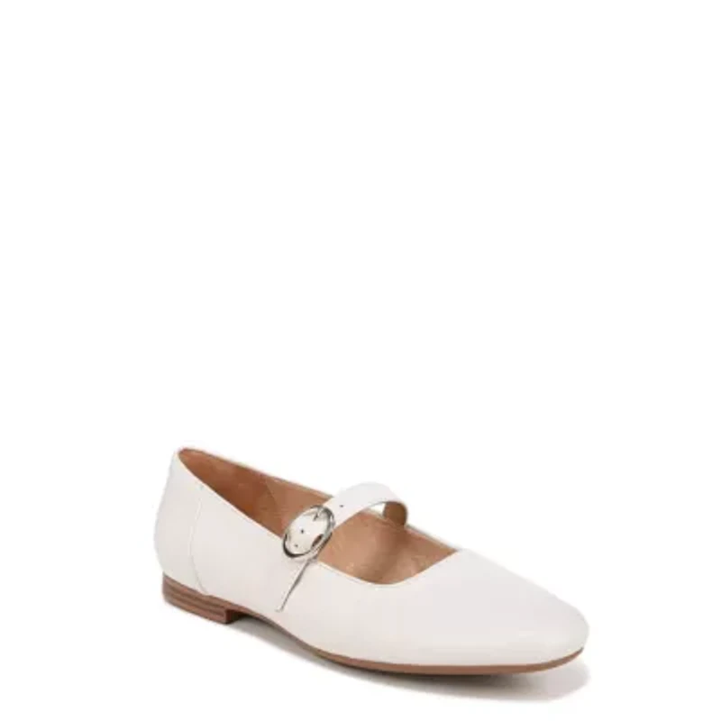 Kelly Mary Jane Flat