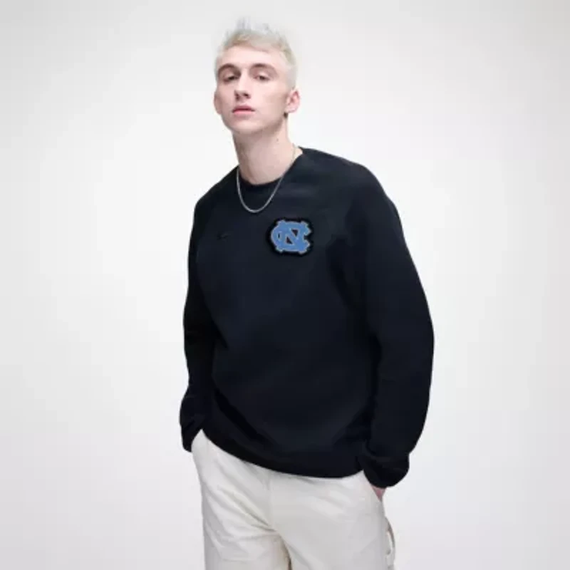 NCAA Nike North Carolina Tar Heels Tech Fleece Raglan Sweatshirt