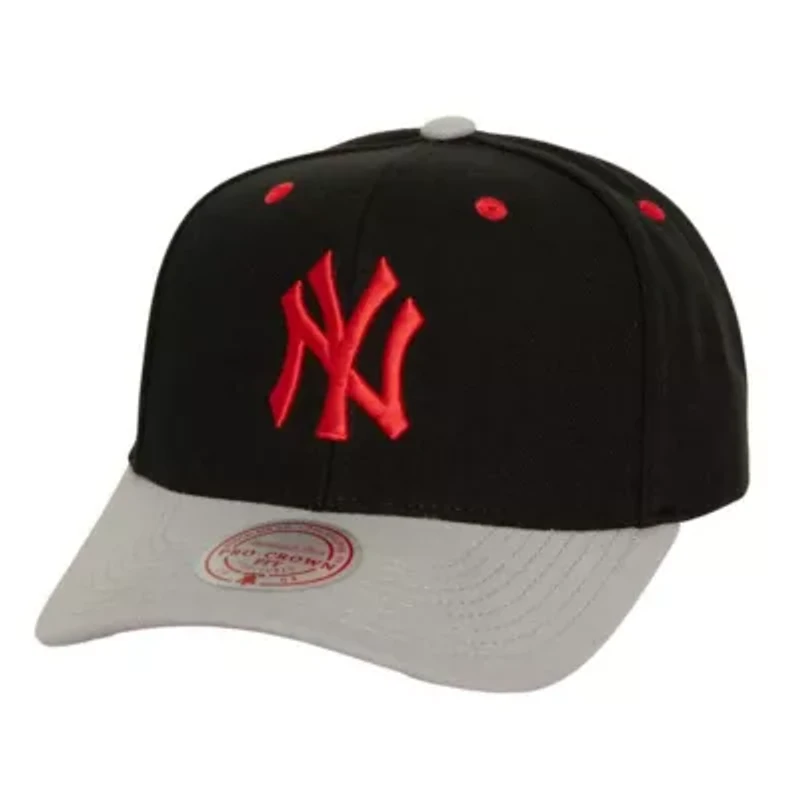 MLB New York Yankees Bred Pro Adjustable Hat