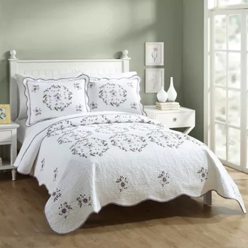 Gwen Floral Embroidered Quilt Set