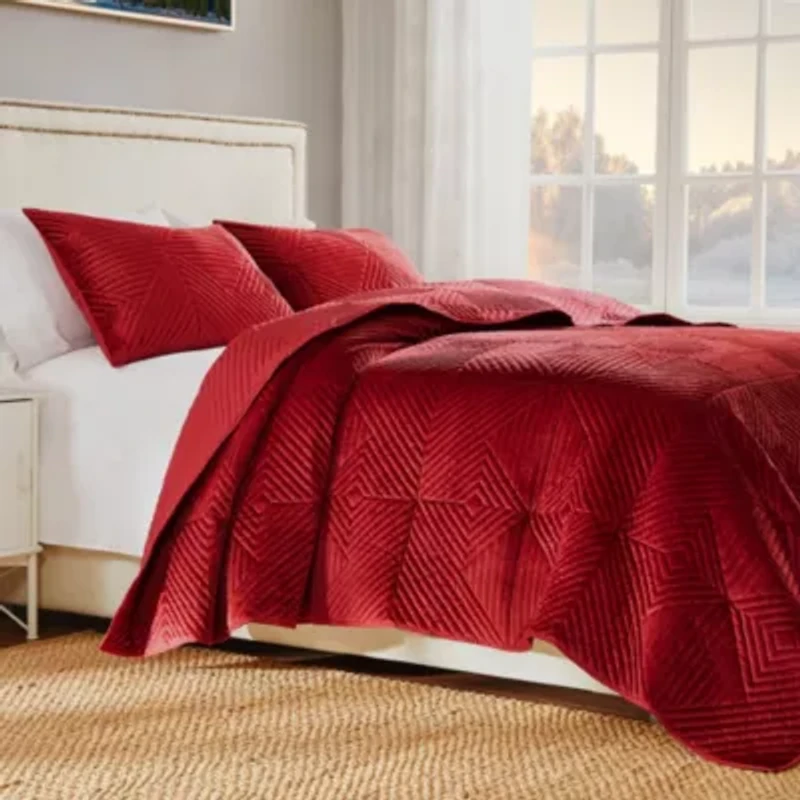 Riviera Velvet Red Quilt Set