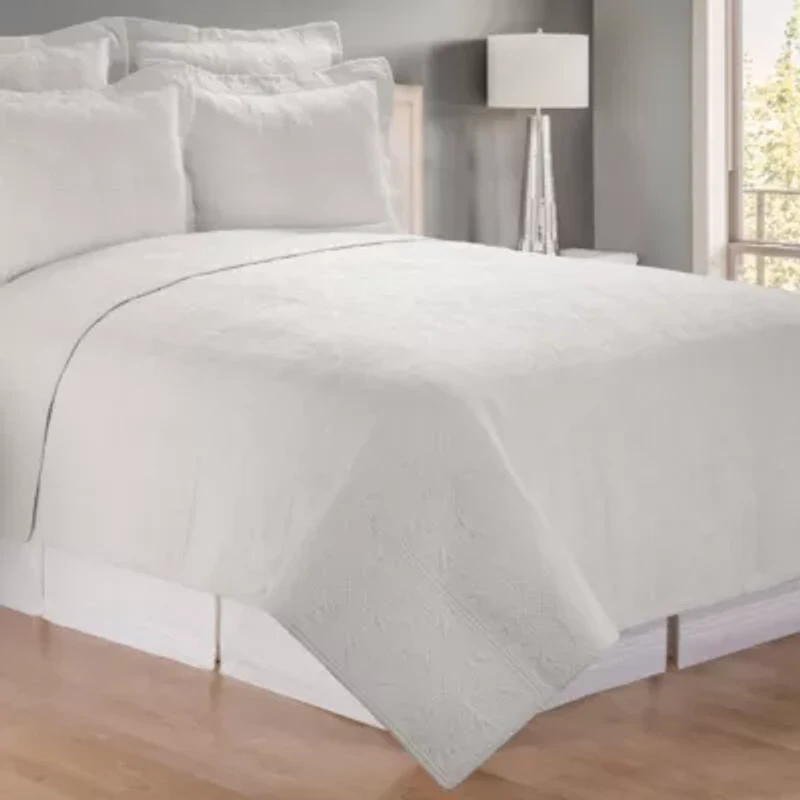 Jacqueline Full/Queen Matelassé Quilt