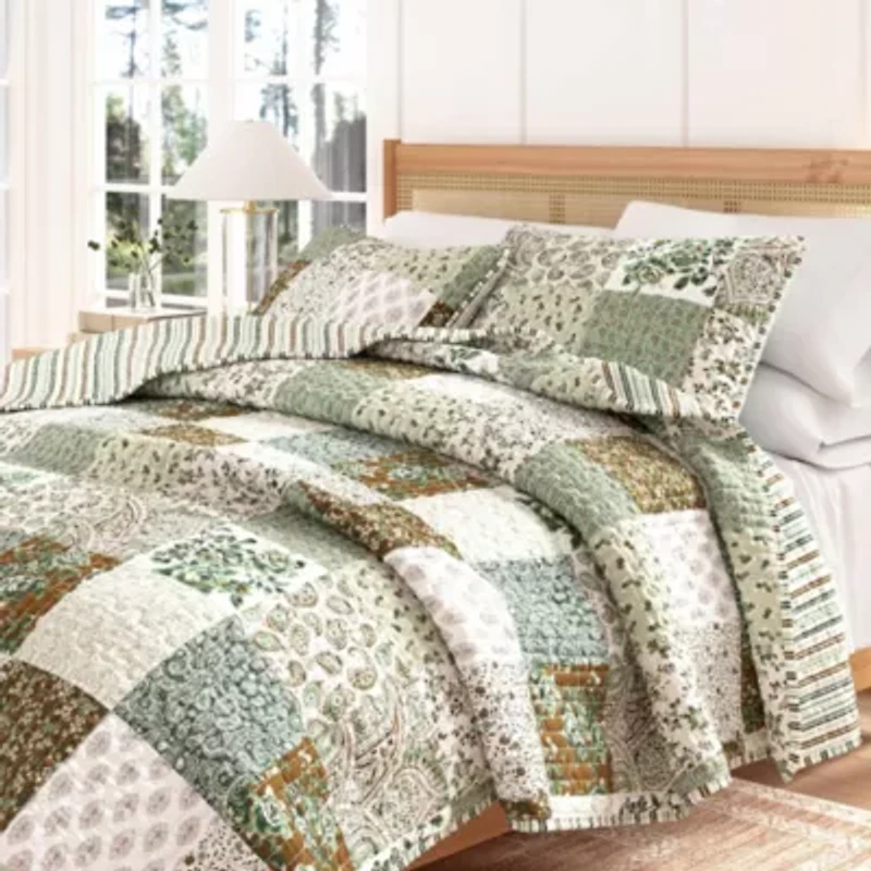 Floral Patchwork Quilt Set