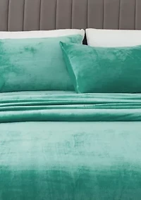 Ultra Soft Velvet Plush Solid Sheet Set