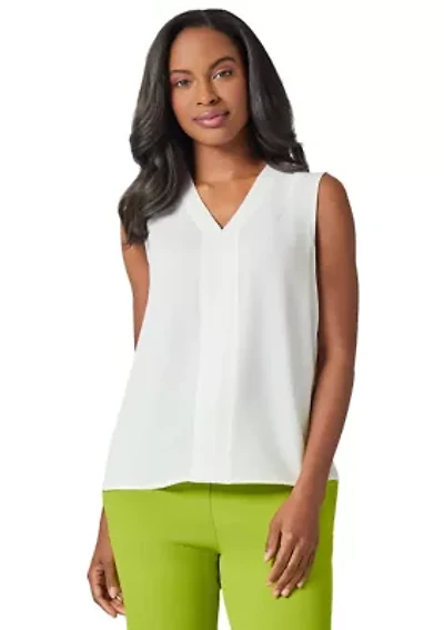 Women's Seamed V-Neck Sleeveless Blouse