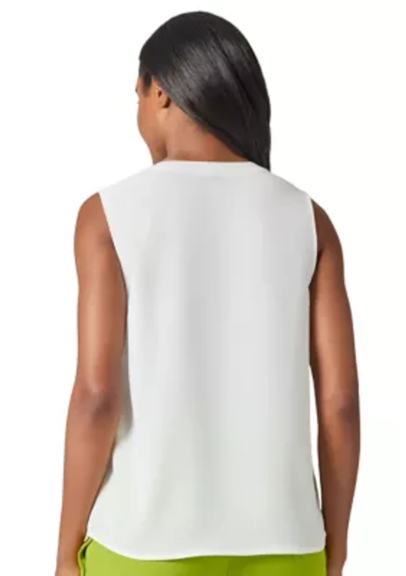 Women's Seamed V-Neck Sleeveless Blouse