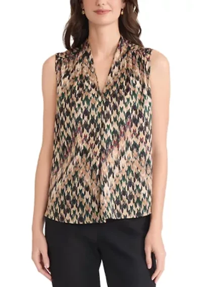 Petite Houndstooth Print Sleeveless V-Neck Blouse