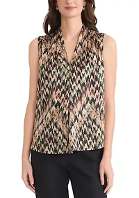 Petite Houndstooth Print Sleeveless V-Neck Blouse