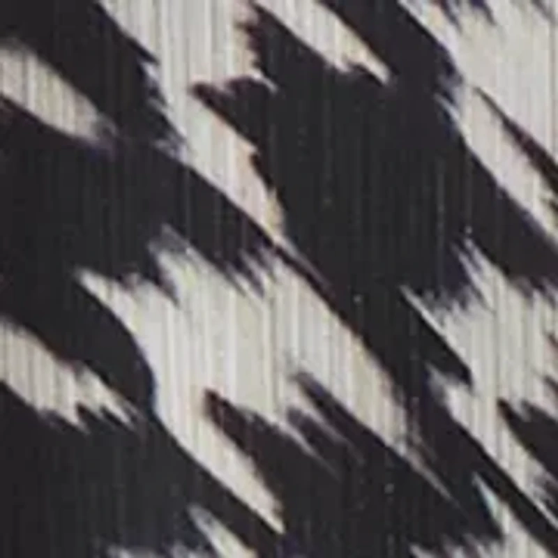 Petite Houndstooth Print Ruffle Sleeve Blouse