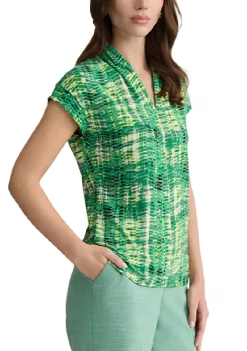 Women's Funnel Neck Print Shirt