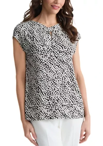 Petite Extended Shoulder Sleeve Top