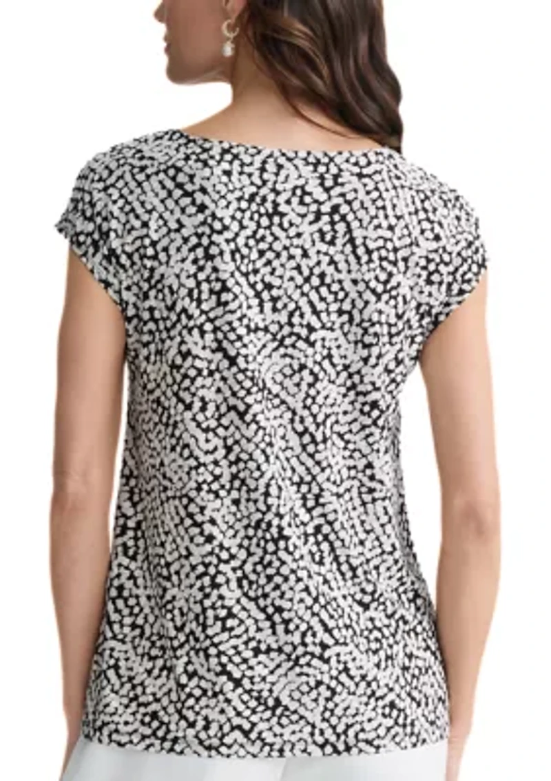 Petite Extended Shoulder Sleeve Top
