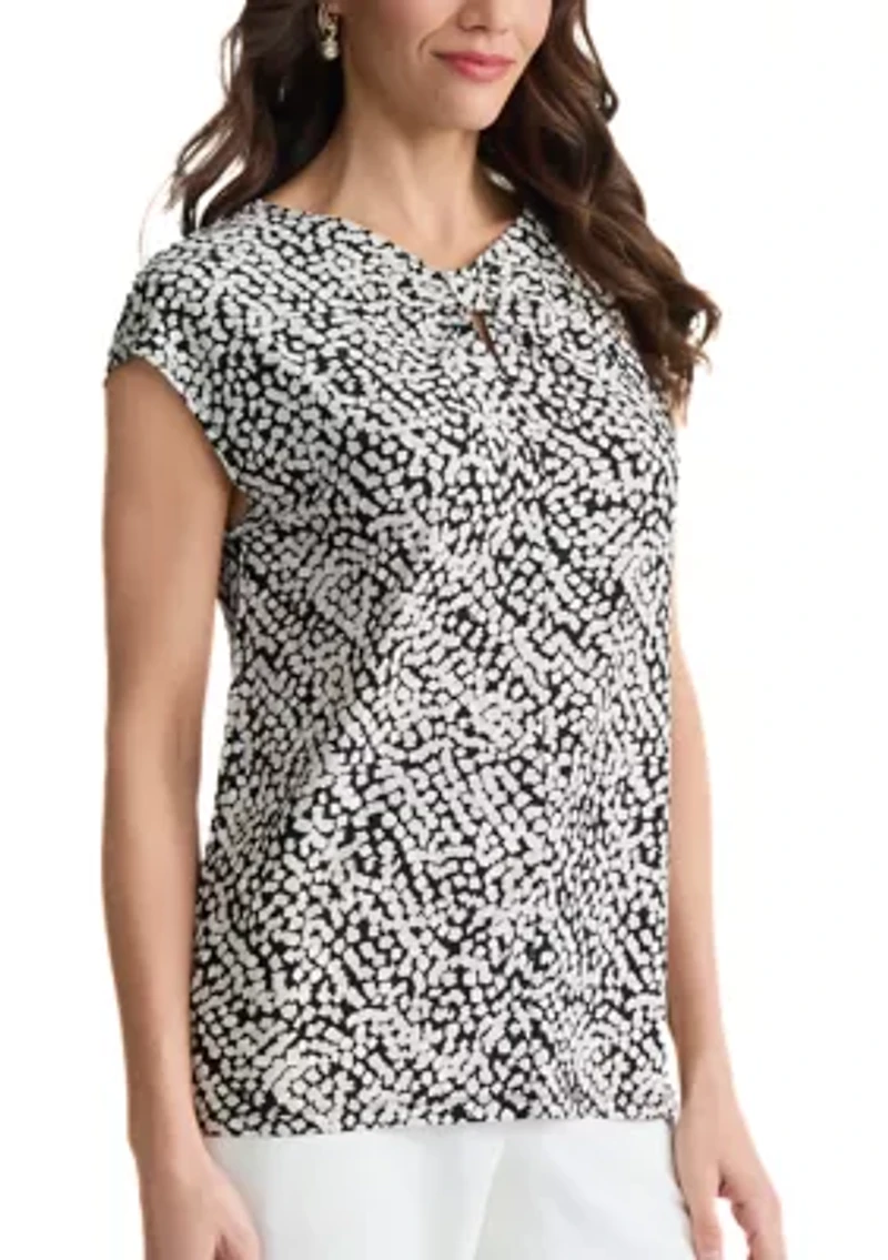 Petite Extended Shoulder Sleeve Top