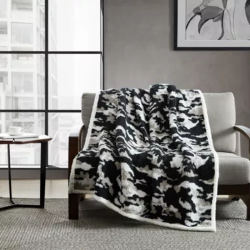 Blend Out Microfiber Throw Blanket
