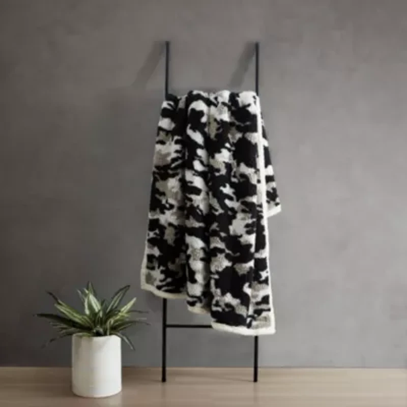 Blend Out Microfiber Throw Blanket