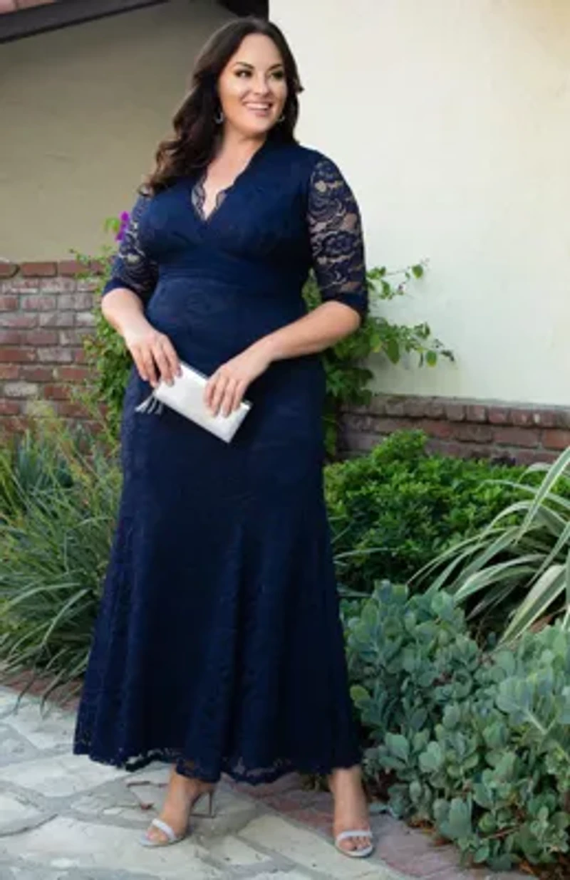 Women's Plus Screen Siren Lace Evening Gown