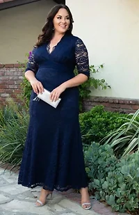 Women's Plus Screen Siren Lace Evening Gown