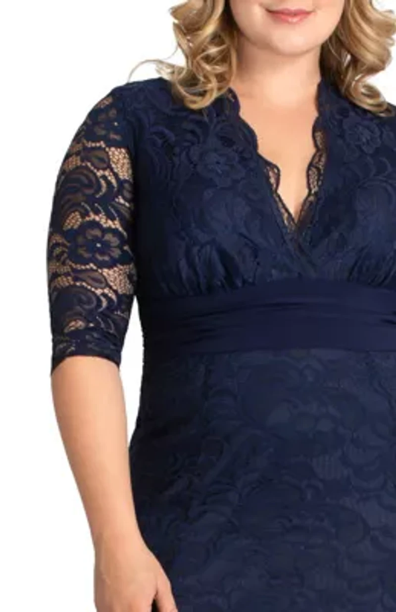 Women's Plus Screen Siren Lace Evening Gown