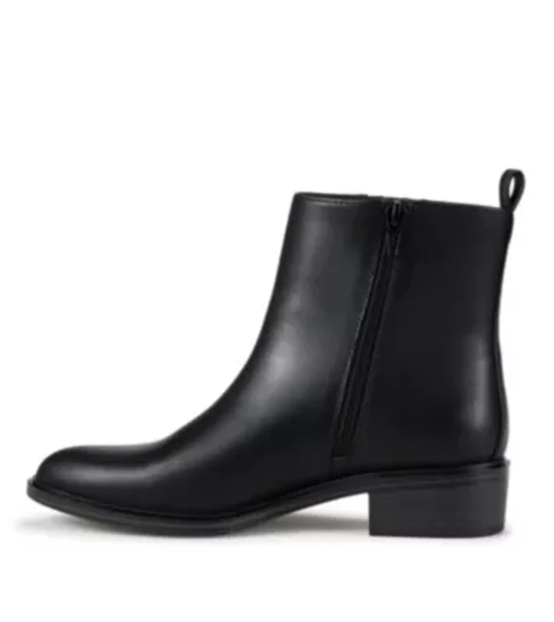 Baretraps Avana Block Heel Bootie