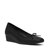 Winslet Perforated Wedge