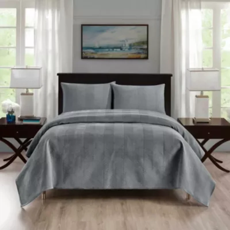 Pointehaven Luxury Diamond Velvet Quilt Set