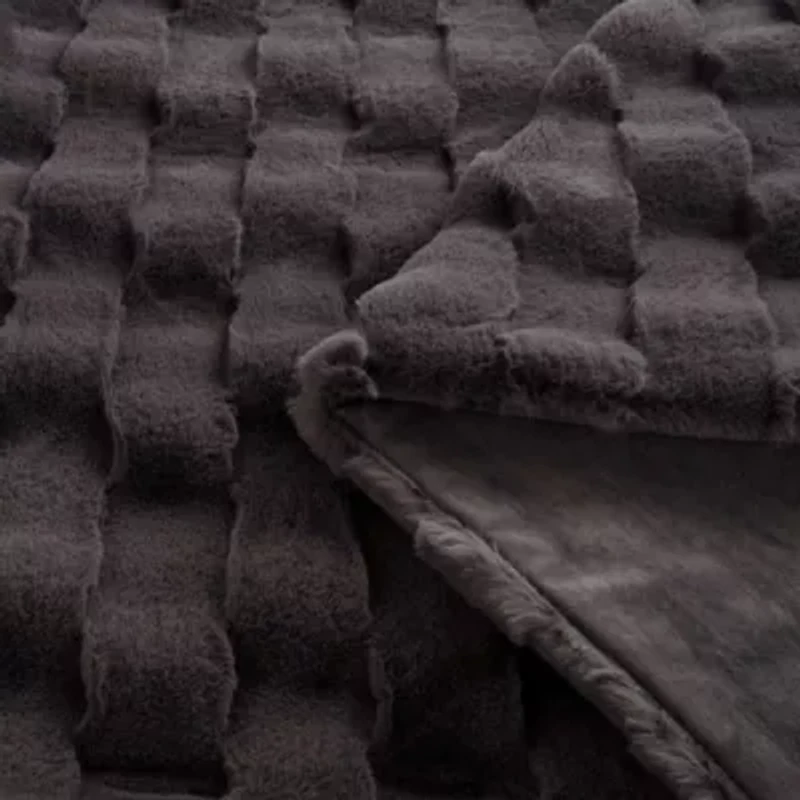 Vivienne Faux Fur Throw