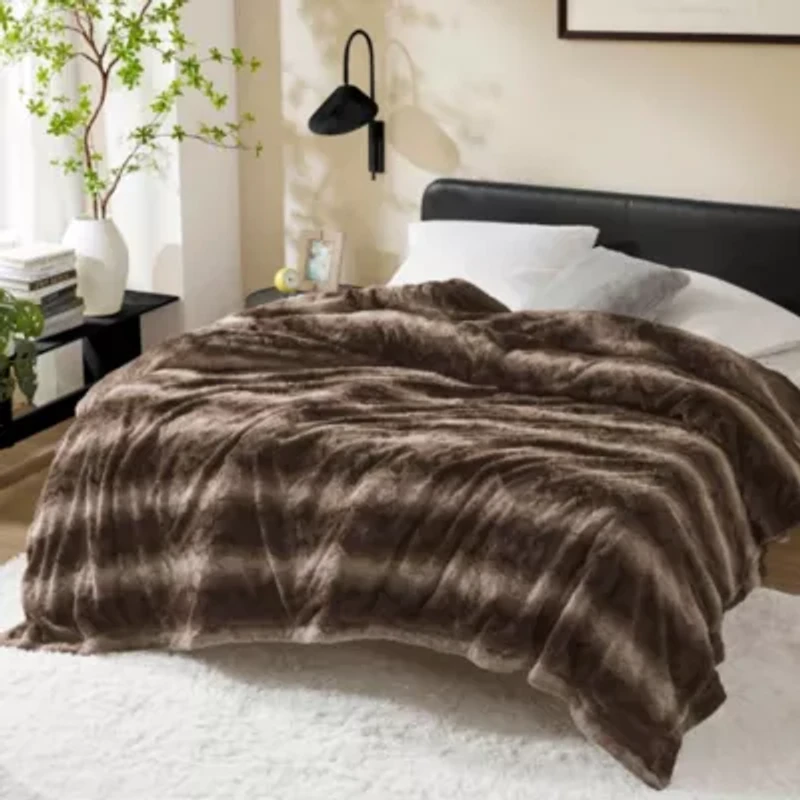 Zuri Faux Fur Blanket